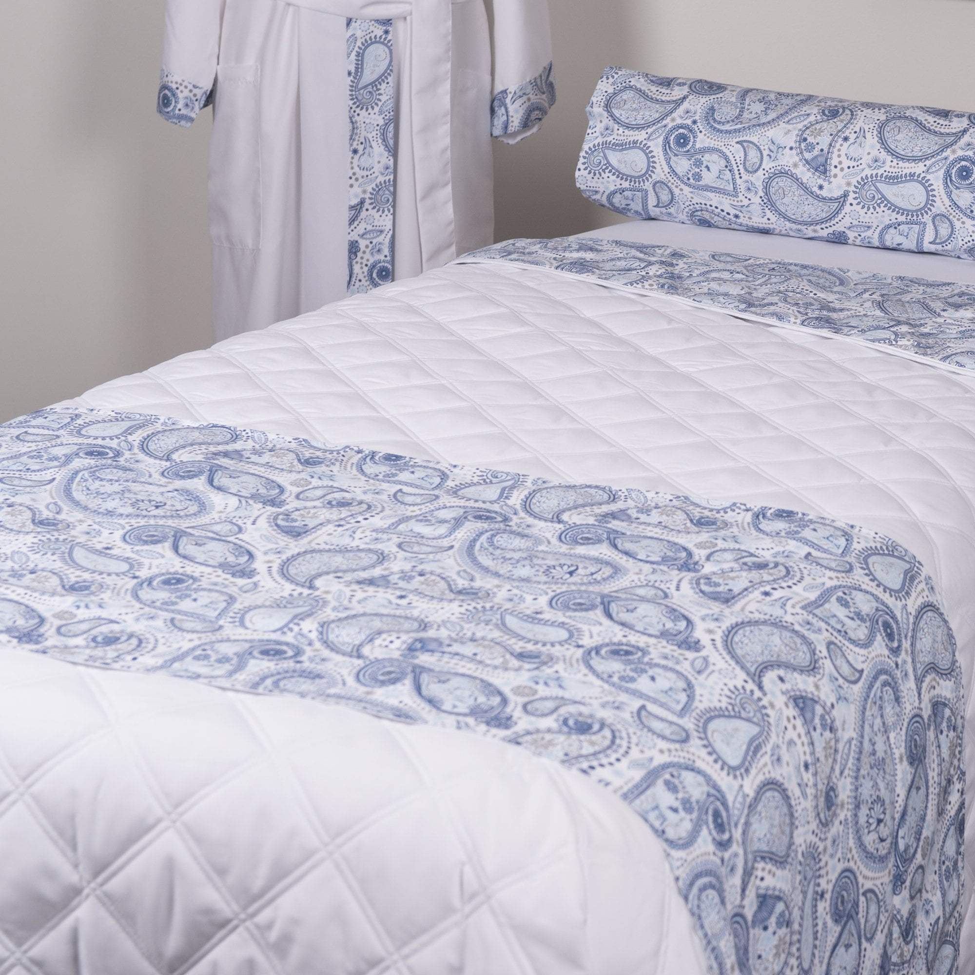 Elegant Paisley Sposh Massage Table Saddle from the Paisley Collection