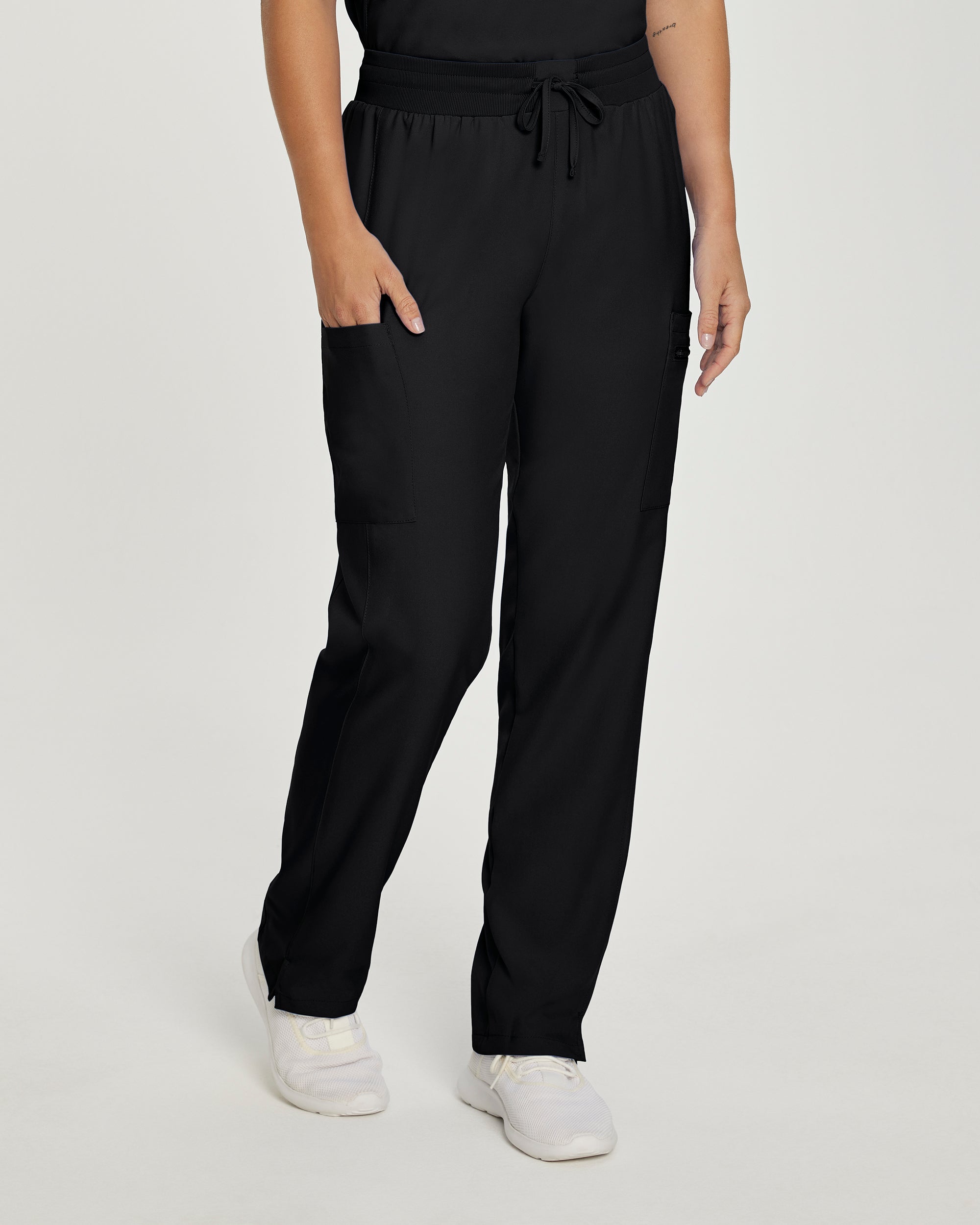 Fashionable Women's Landau Forward Cargo-style Scrub Pants for Medical Professionals