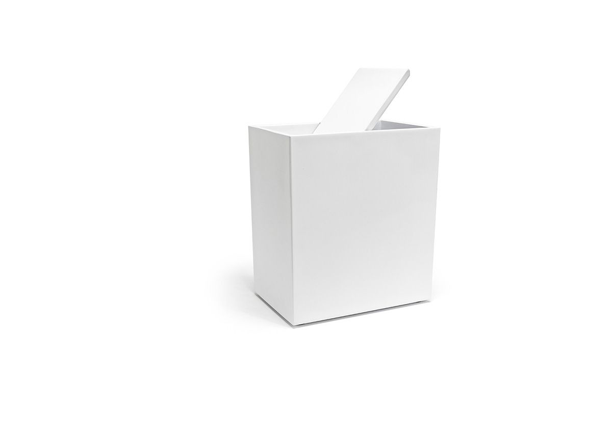 Snow-colored 7-qt FOH New York Waste Bins with Lids, 2-pack